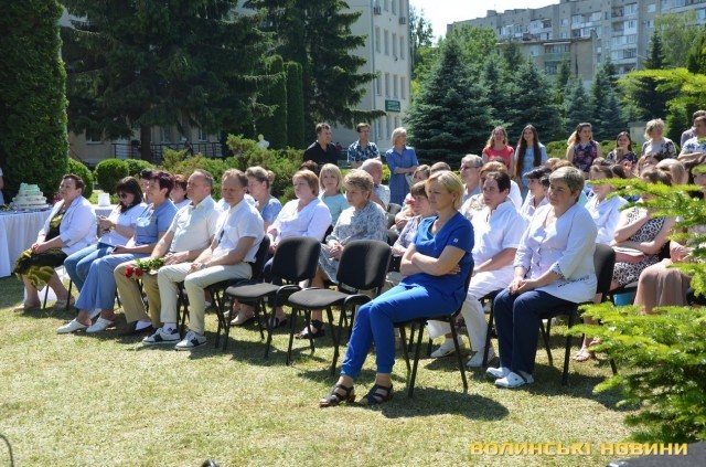 ЇХНЯ ПРАЦЯ ДАРУЄ НОВЕ ЖИТТЯ: ЯК ЛУЦЬКИЙ ПОЛОГОВИЙ БУДИНОК ВІДСВЯТКУВАВ ДЕНЬ МЕДИКА. ФОТО