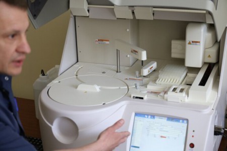 ВДАСТЬСЯ РОБИТИ АНАЛІЗИ ОДНОЧАСНО 15 ПАЦІЄНТАМ: ЛУЦЬКИЙ ПОЛОГОВИЙ БУДИНОК ОТРИМАВ НОВЕ ОБЛАДНАННЯ